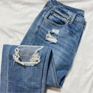 American Eagle Super Soft, Distressed Tomgirl Jeans